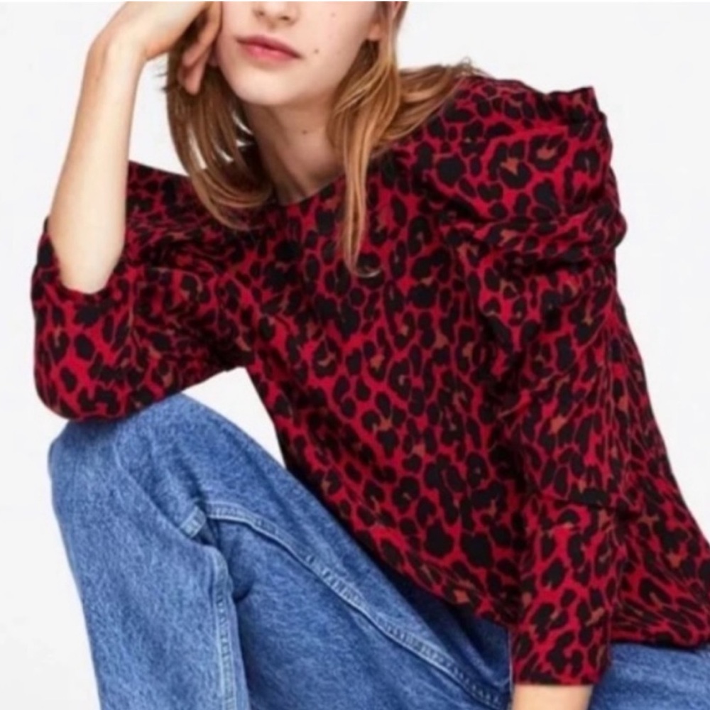 ZARA BASIC CHEETAH ANIMAL PRINT RUFFLE SLEEVE KEYHOLE BACK RED BLOUSE TOP SZ MED